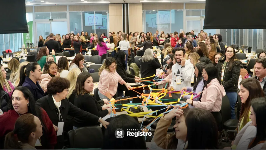 Secretaria Municipal de Educação participa de encontro regional do programa a União Faz a Vida no Paraná