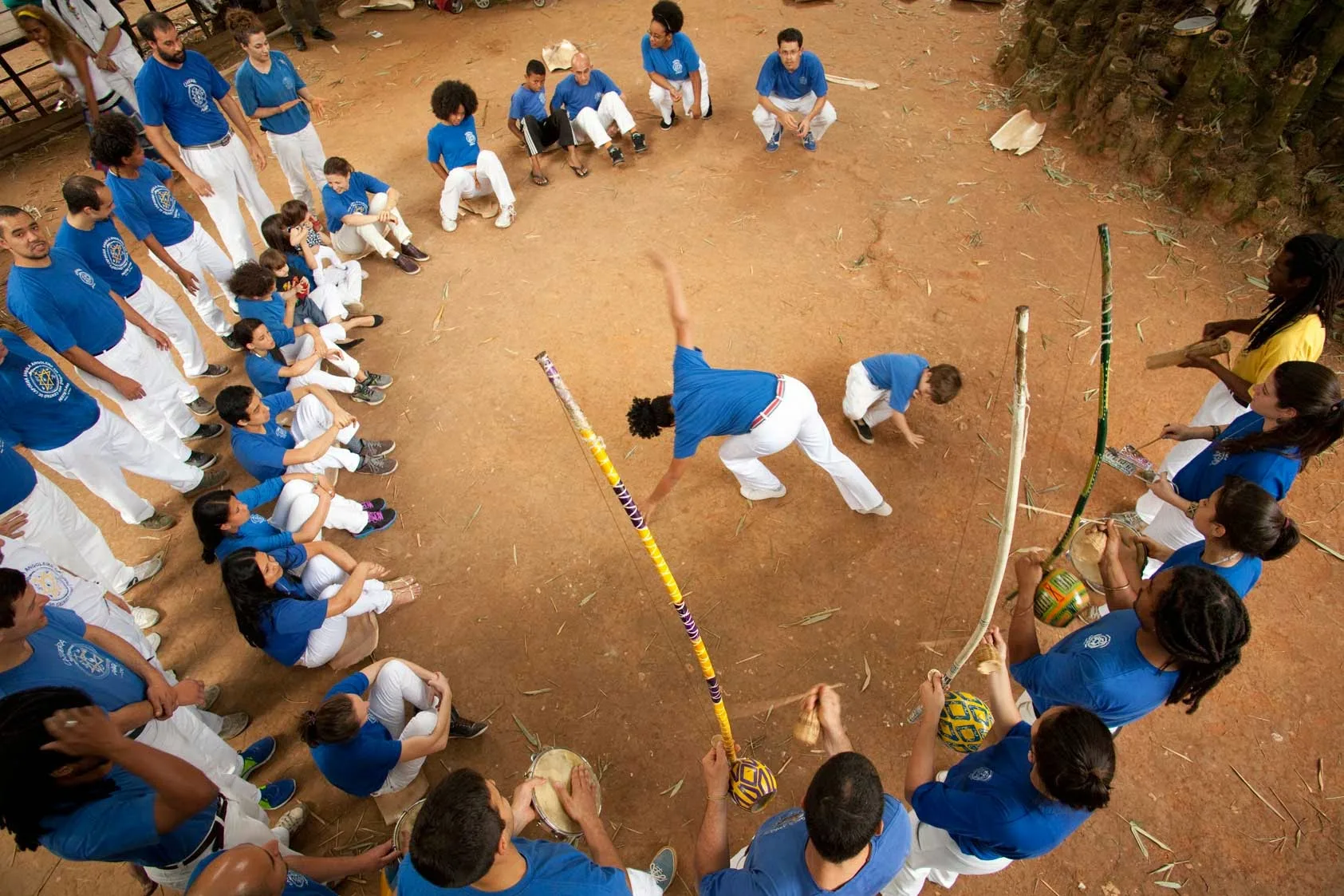 Tradição, música e movimento marcam roda de Capoeira Angola no Sesc Registro